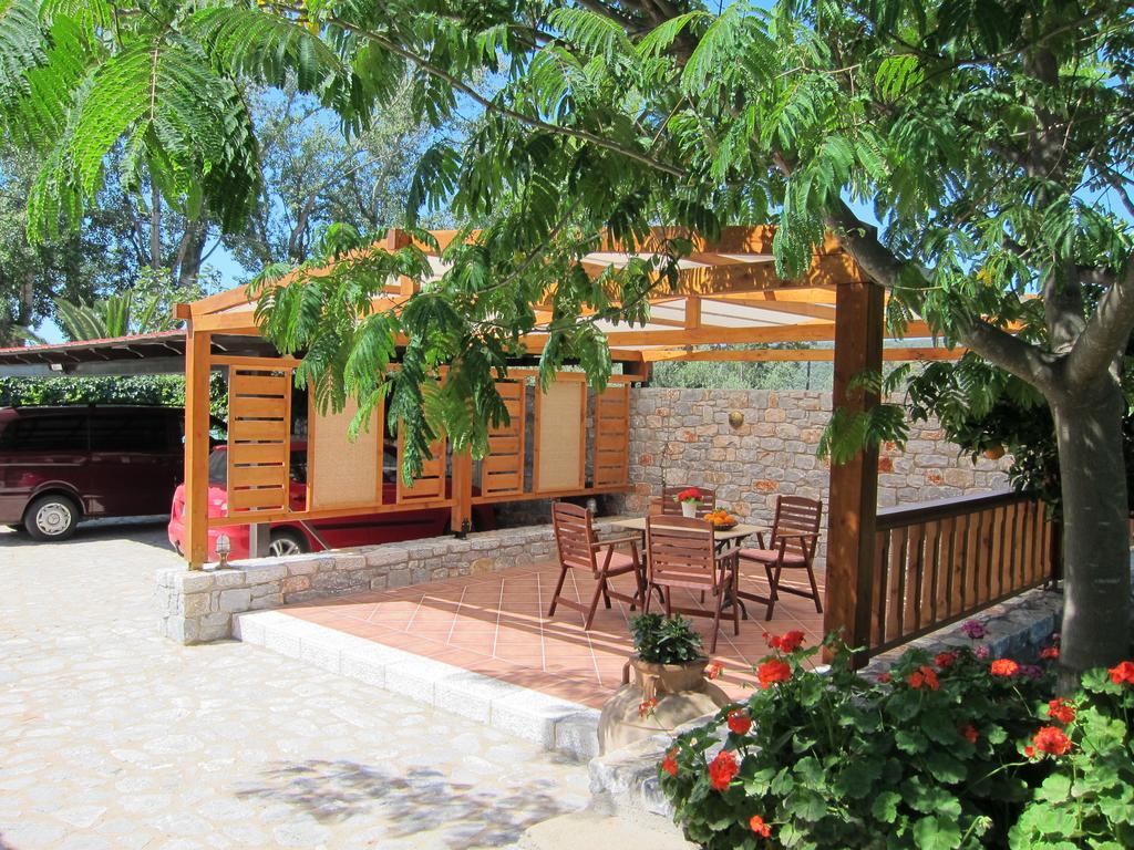 Estia Holiday Гитион Экстерьер фото